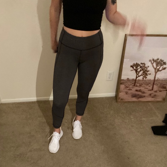 Grey and black mesh lululemon leggings - Picture 5 of 9